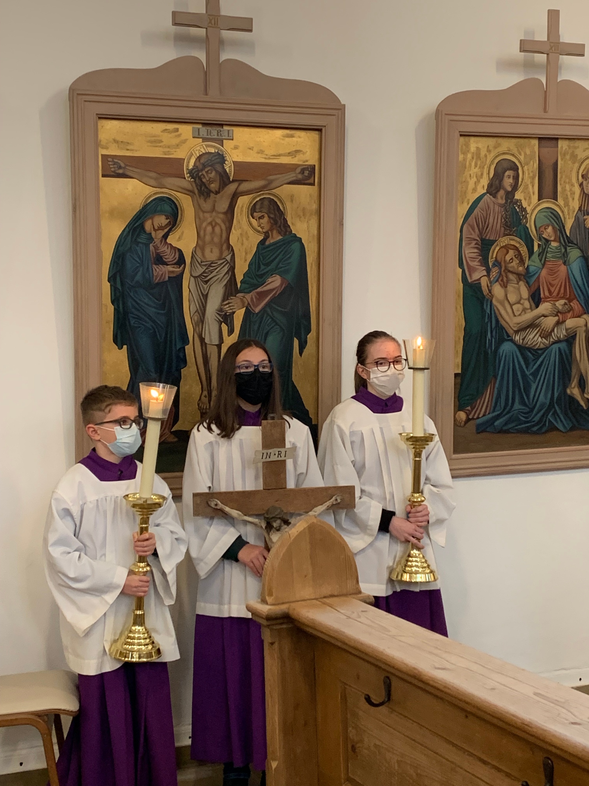 Die Ministranten Jan, Melissa und Lea