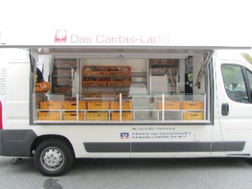 'Kaufe 2 spende 1' - Eine Aktion der Pfarrgemeinde für das Caritas 'Soziallädla' in Kronach